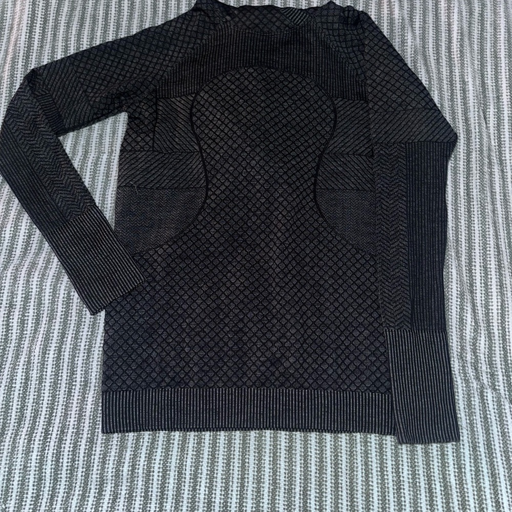 Lululemon long sleeve with hoodie